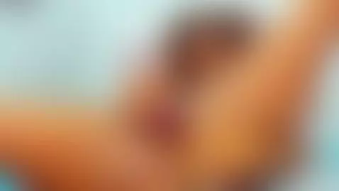 An incredible wet pussy by alana-roos