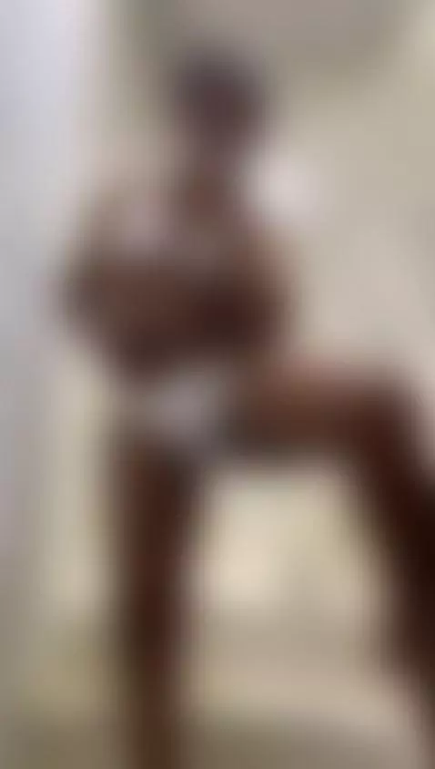 Alone... and with a lot of desire by lola-hornei