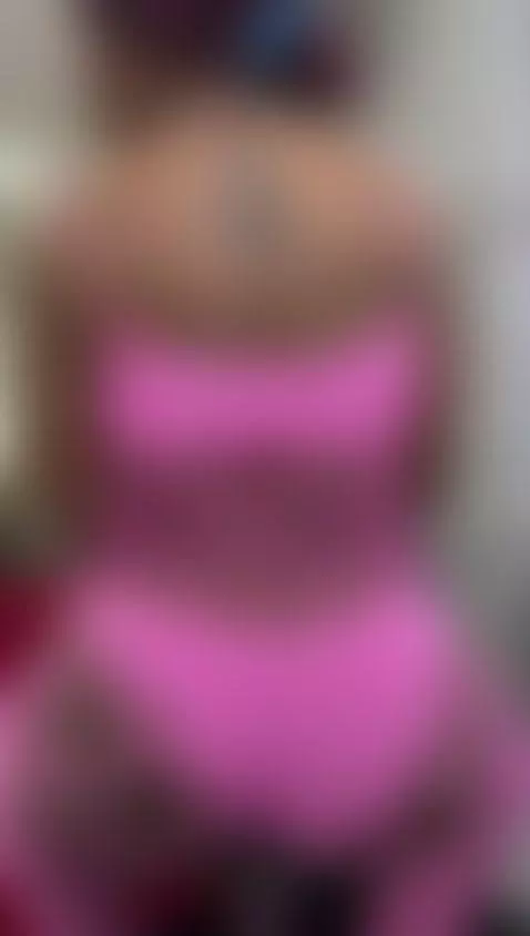 Just look at me and tell me if you can resist the temptation by lola-hornei