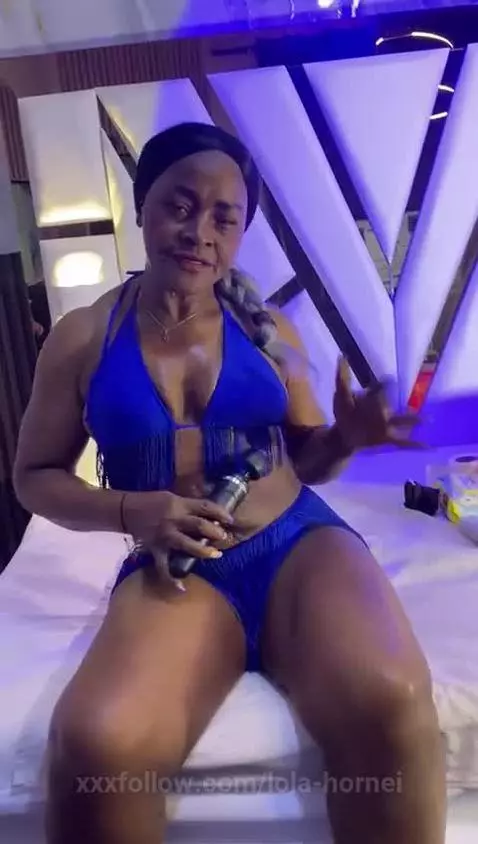 I don't promise love... but I do promise strong emotions by lola-hornei