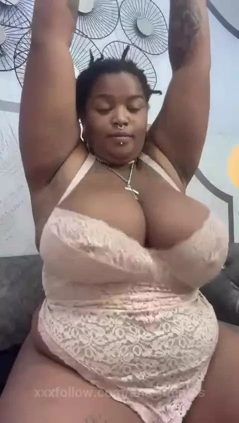 Shake shake all my boobs with me 💕💕 by ana-fuentes