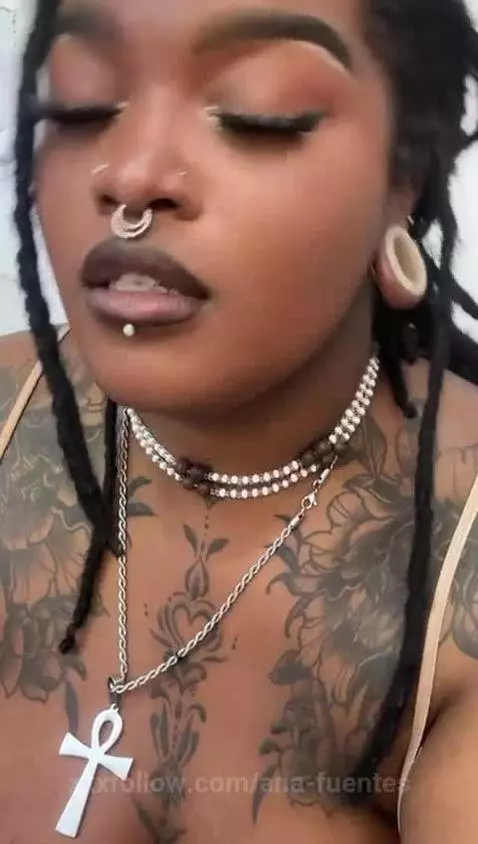 I wanted to see you every day ... I wait for you in my room ... by ana-fuentes