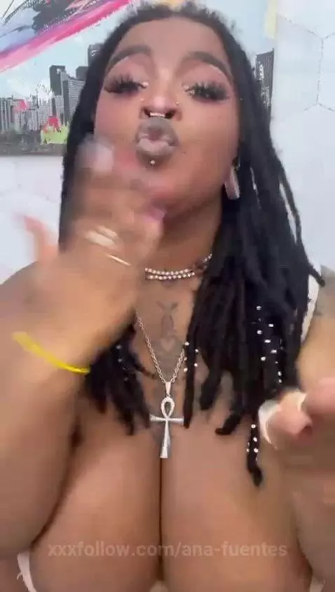 Say hi! im online now babe, i hope see you today, you know i... by ana-fuentes