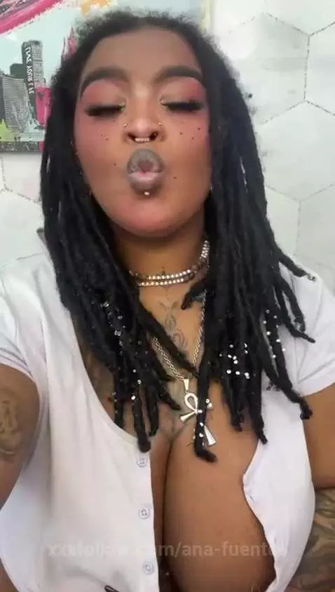 My room feels empty, don't be late in coming for me, your co... by ana-fuentes