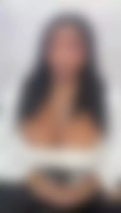 sing and watch me... but better make your fantasies reality ... by ana-fuentes