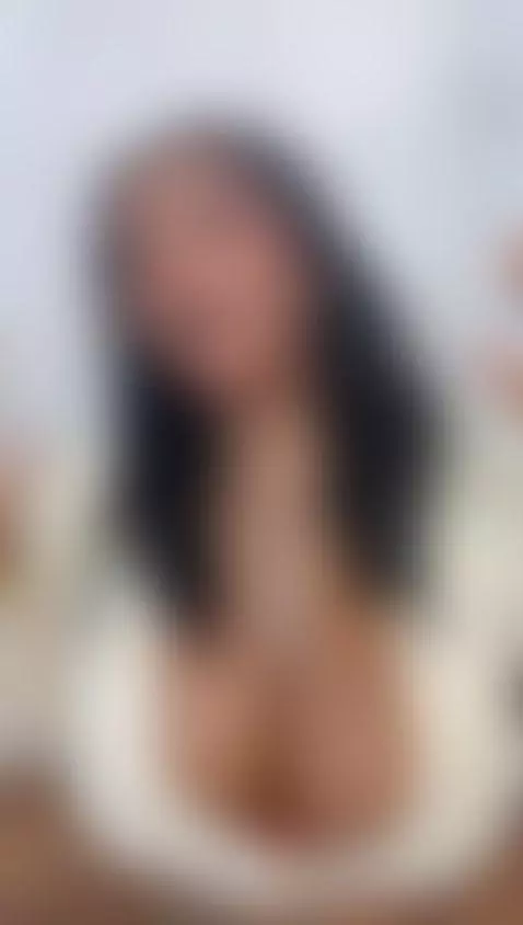 Sweet, sexy and you are able to look my boobs 😏💥 by ana-fuentes