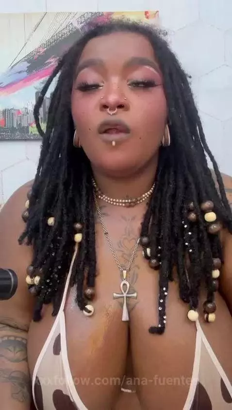 come play with me and with all my saliva on my body 💦💦😈🥺 by ana-fuentes