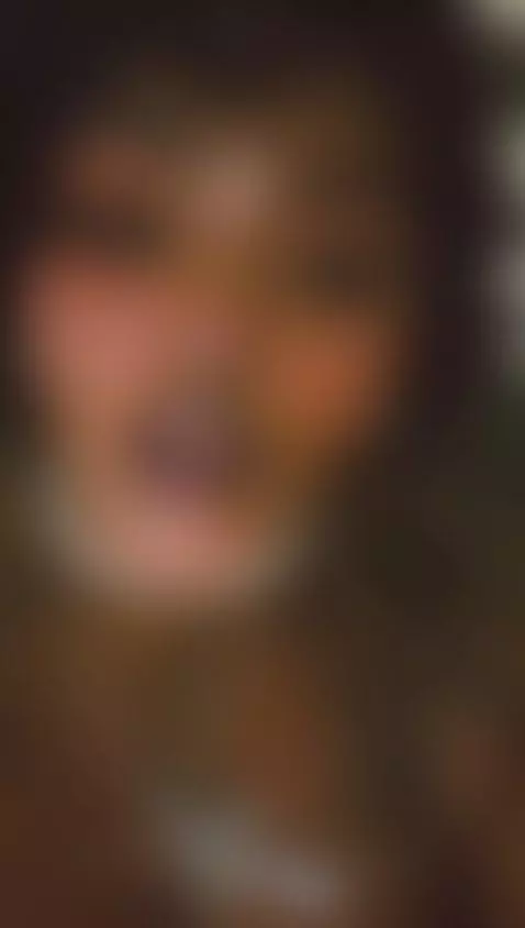 hey baby, come, this beautiful woman is waiting for your vis... by ana-fuentes