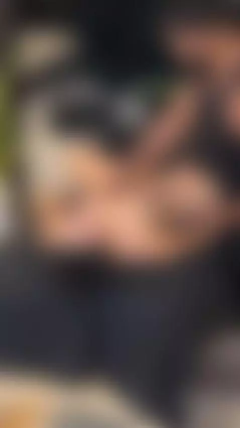 I juts wanted to try what happens in a massage parlor by lissgrey69