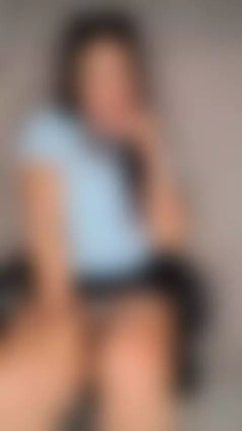 I like to lift my skirt by andyugld