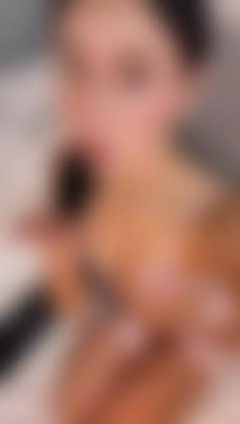 I send you Christmas kisses. 😘 by beautifulskinny18