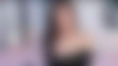 I am not your girlfriend ... but I can make you feel as if i... by parismorelli