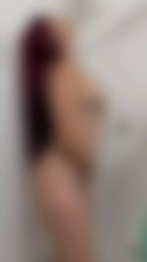 Quisiera sentir tus manos mojadas tocando mi cuerpo 💦😌 by sofiarobertt