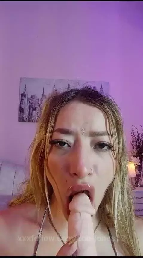 Come and fuck me I'm your doggy
https://es.chaturbate.com/b/... by zoe-jones13
