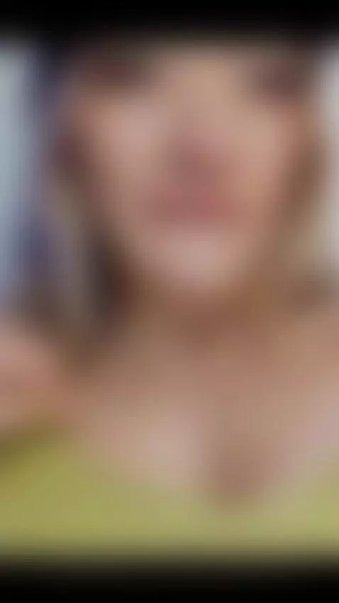 💋 Carita dulce, pechos grandes y muchas ganas de hacerte dis... by zoe-jones13