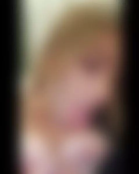 con estas tetas enormes cubiertas de mi saliva… Mira cómo ca... by zoe-jones13