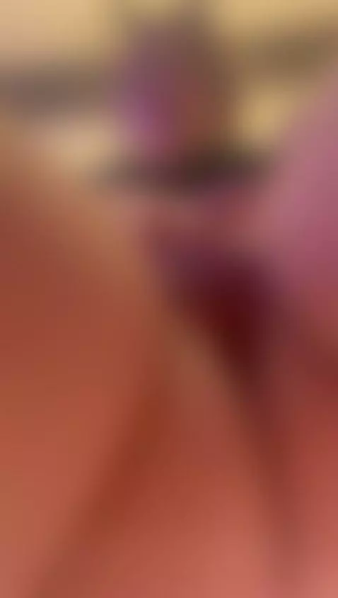 la cena esta cerbida // dinner is served 
https://es.chaturb... by zoe-jones13