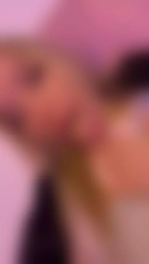 I am ready to inicate the game 
https://es.chaturbate.com/b/... by zoe-jones13