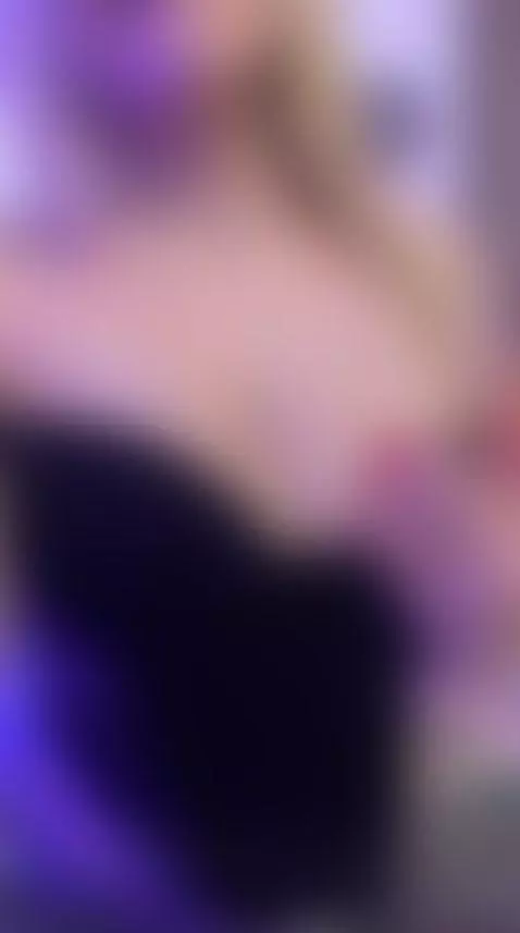 If you saw that just touching my tits I'm already wet
https:... by zoe-jones13