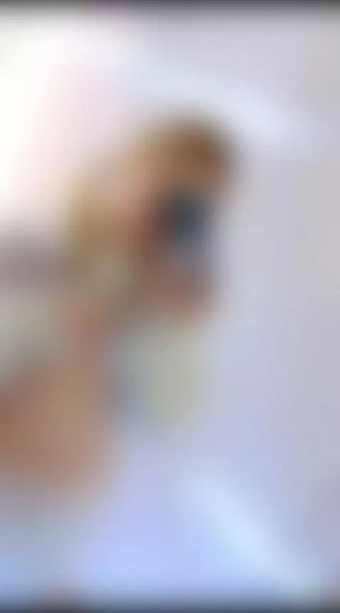 hey guys, I'm live and I want to fuck!! by zoe-jones13