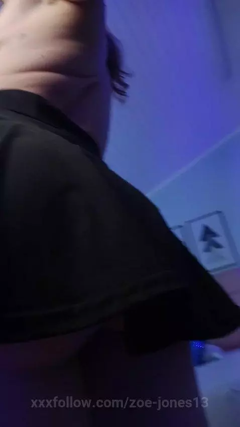 How delicious would be under my skirt by zoe-jones13