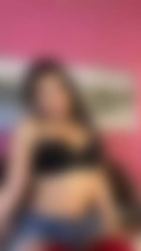 Would you like to shake my buttocks without this short? 🔥🍑 by tiffanysuarezmh