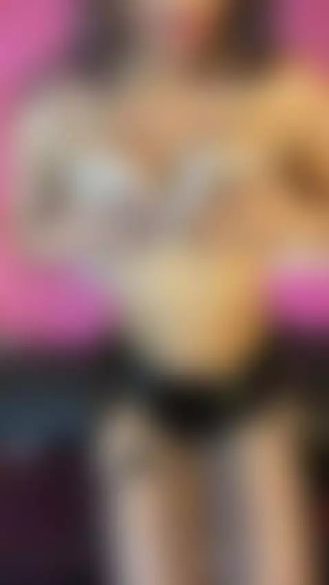 Look at me ... and lose yourself in them 🍒🔥 by tiffanysuarezmh