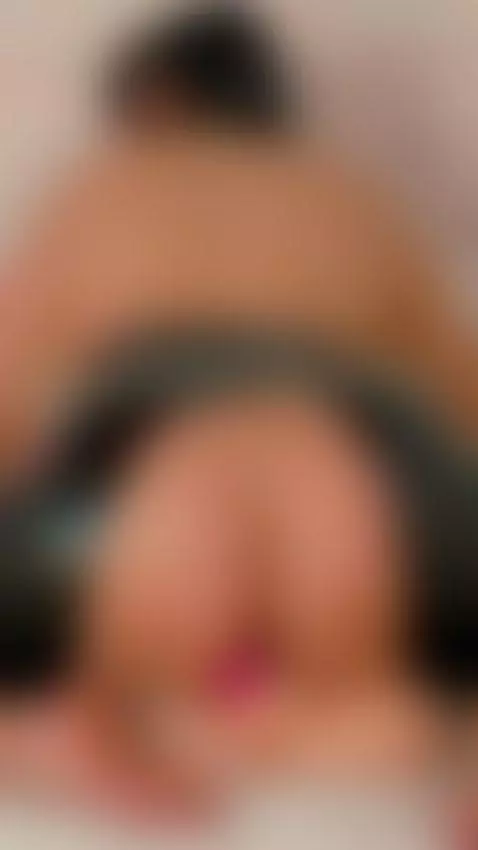 I just wanted to move... Do you resist? 🔥🍑 by alexa-miss