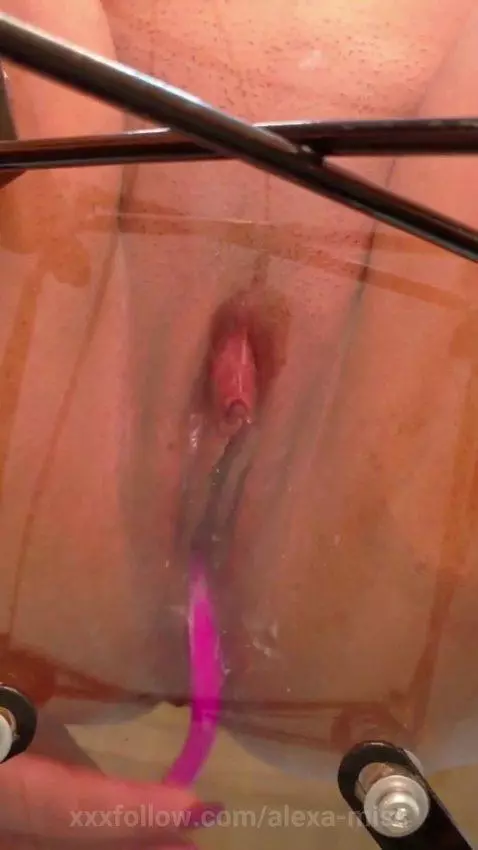 I got comfortable so you don't miss anything 😏 by alexa-miss