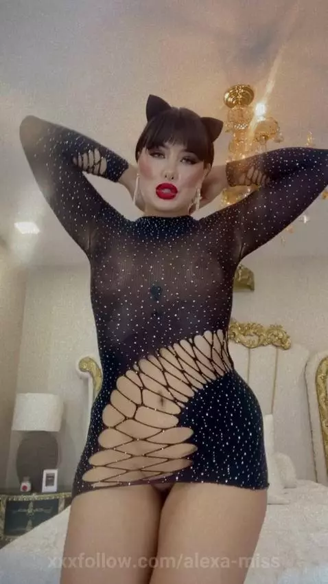 Moving to the rhythm of your dirtiest thoughts😈 by alexa-miss