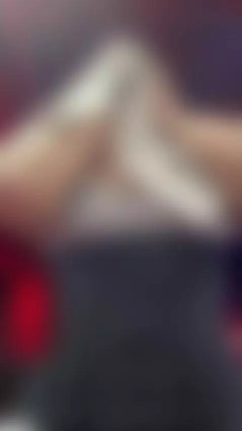 Sweating rich... thinking worse😏💦 by alexa-miss