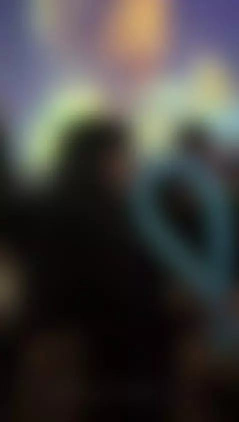 Between friends, music and an energy that provokes😏 by alexa-miss