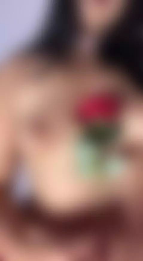 Today I let the roses run through every corner of my skin... by alexa-miss