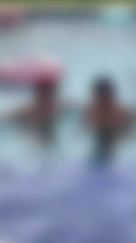 ¡Que Calor! 🥵🔥 @lanataylorr @marrsabass by goldmodels