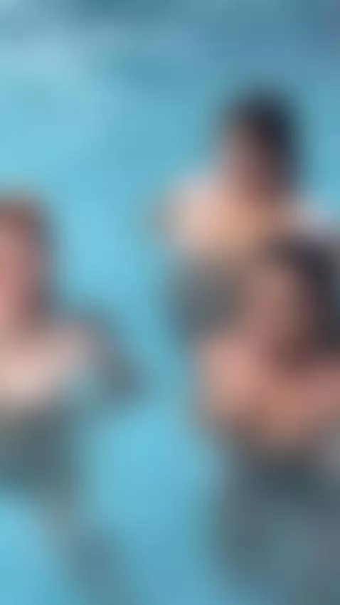 🥵Unete a este Pool Party con  @lanataylorr @marrsabass @maqu... by goldmodels