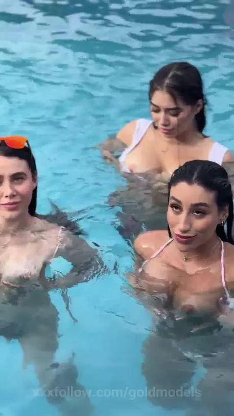 🥵Unete a este Pool Party con  @lanataylorr @marrsabass @maqu... by goldmodels