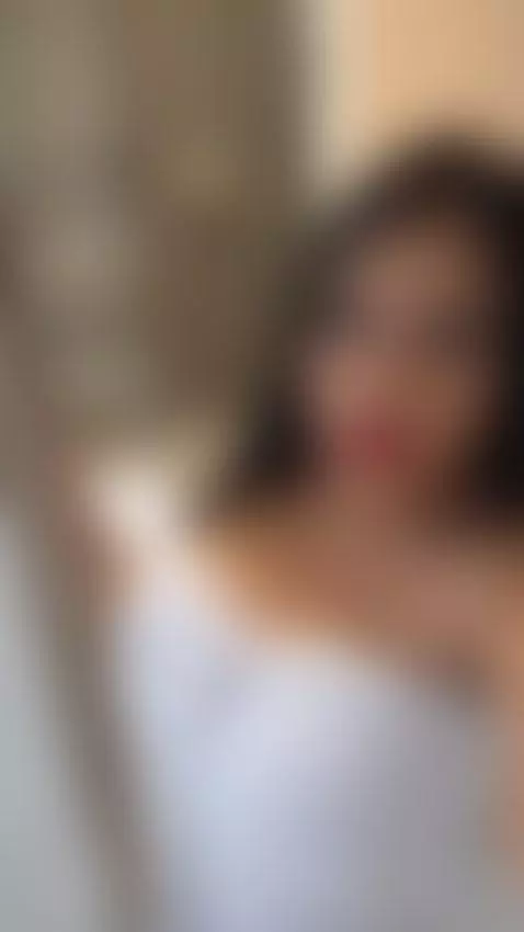 quien me acompaña by lalucerooficialvip