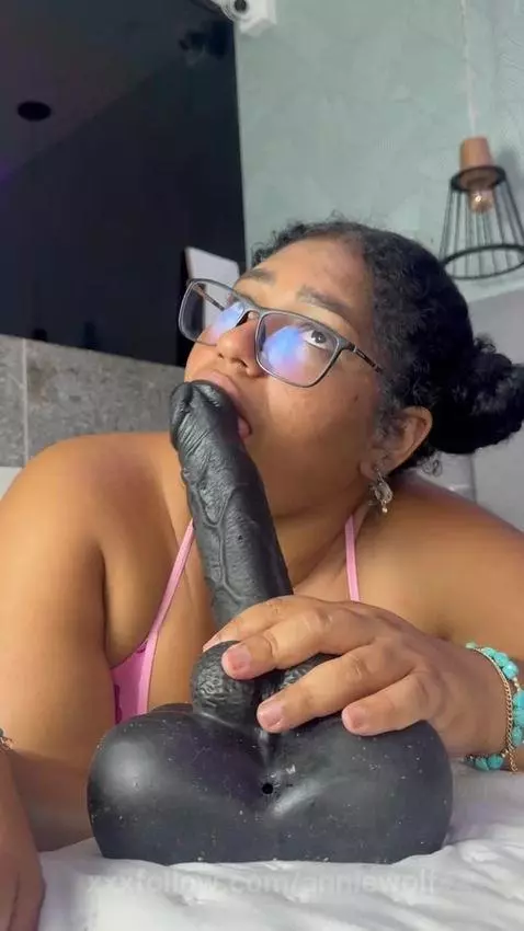 I want to suck your cock very hard by anniewolf