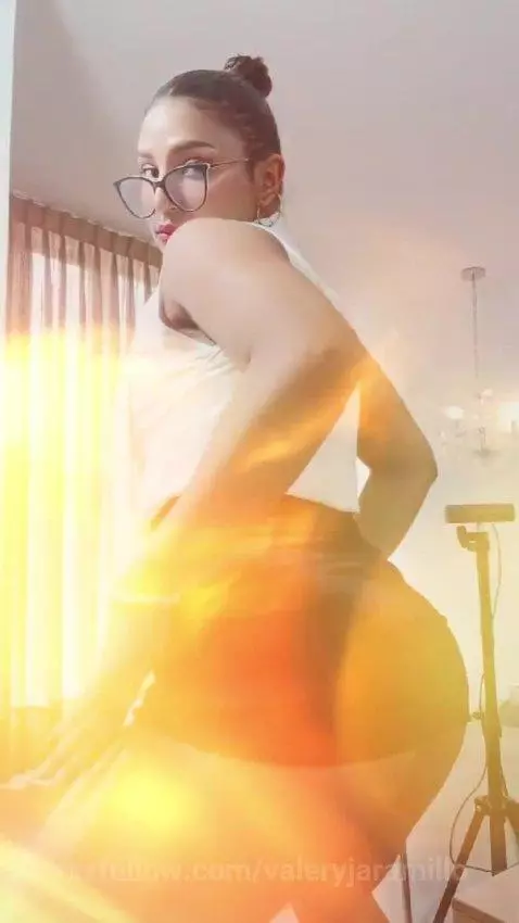 Kinky day at the ofice 💥💥💥 by valeryjaramillo