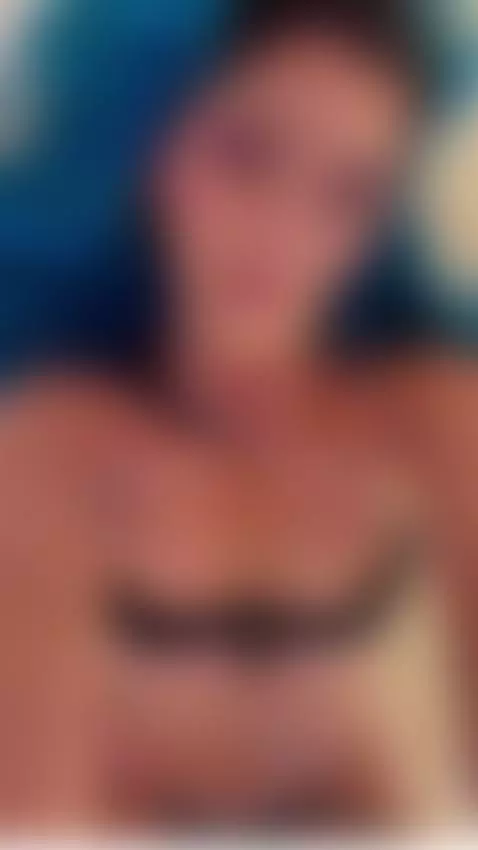 I have my tits out and I want you to suck them deliciously, ... by lunapage