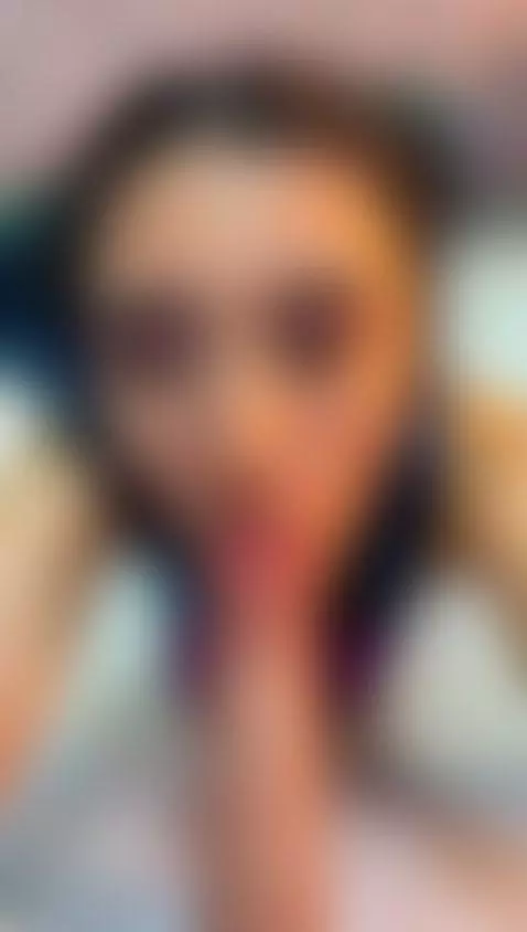 a blowjob to start the weekend? I'll wait for you in the lin... by lunapage