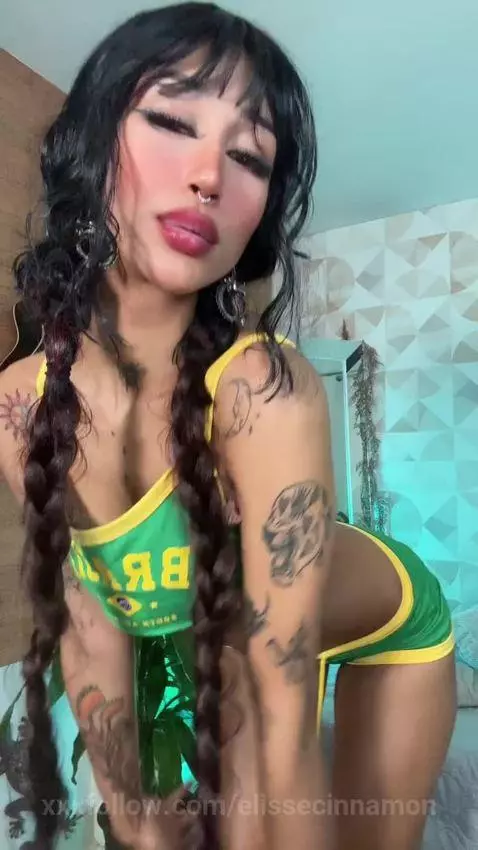 I feel so happy that I want to touch my tits 🙈🇧🇷💕💦 by elissecinnamon