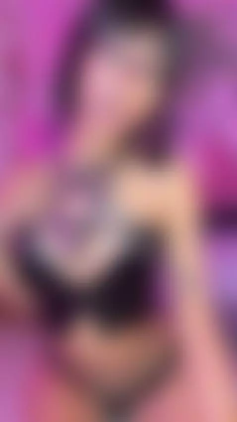 Sin looks good on me, don’t you think? 😈🔥 by elissecinnamon