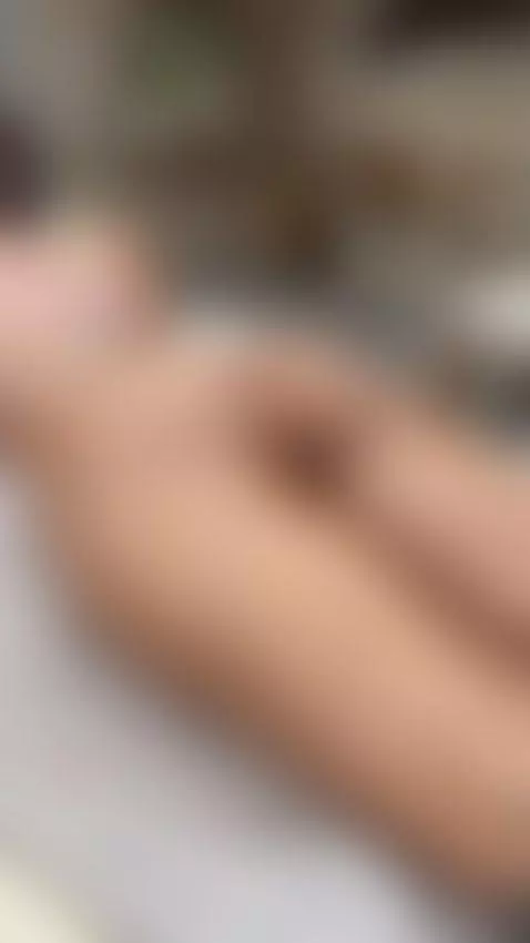 So slippery 🍑🧴 by elissecinnamon