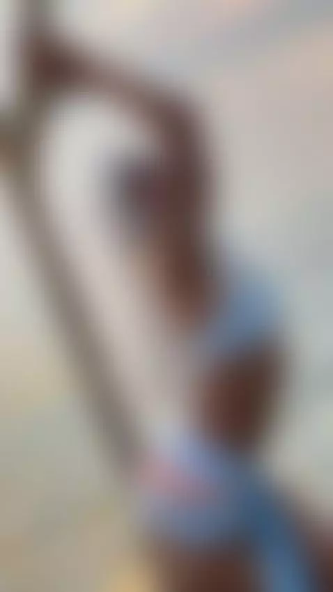 so lonely , waiting for you !  🩵🐚🫧 by elissecinnamon