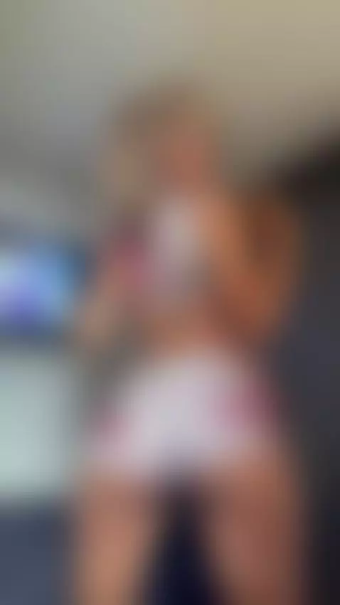 online!! Did you miss me?  💝💝 by elissecinnamon