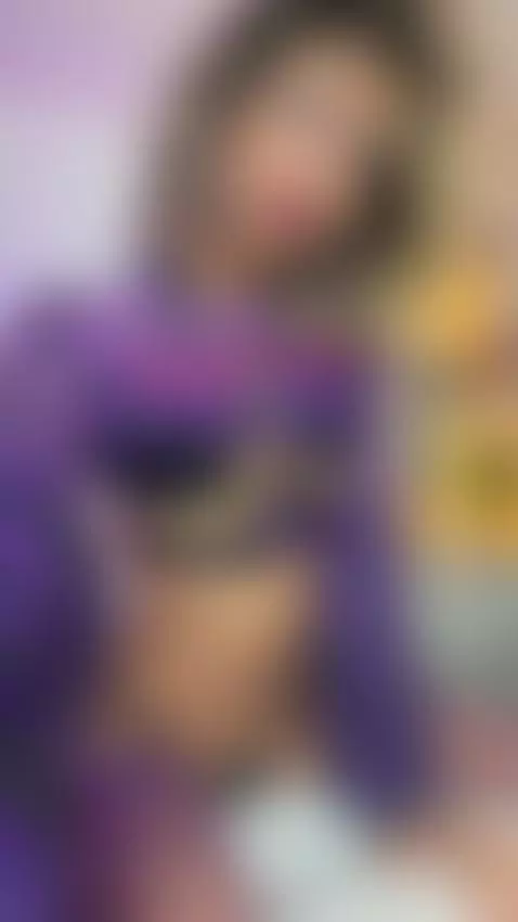 im online !! come say hi!!! 💘😘💕 by elissecinnamon