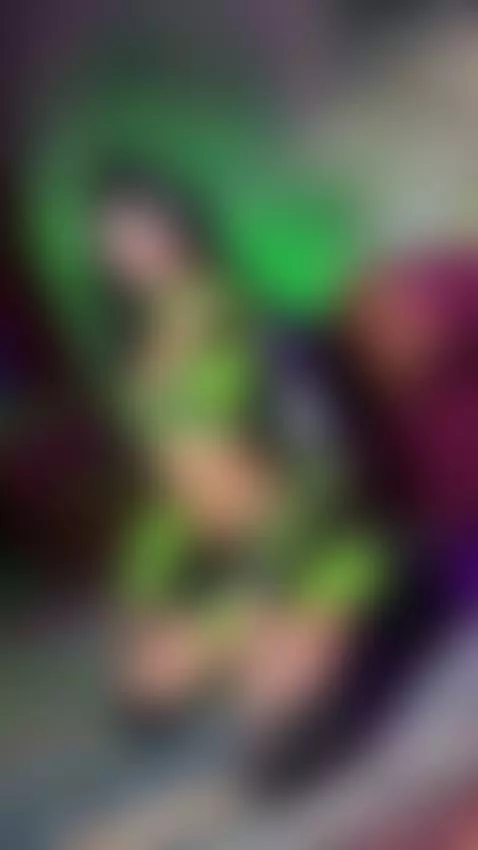 New Cosplay ! wanna see more? 💚🖤💚🖤 by elissecinnamon