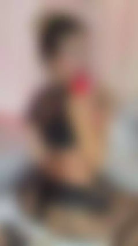 Online ✨💋 by elissecinnamon