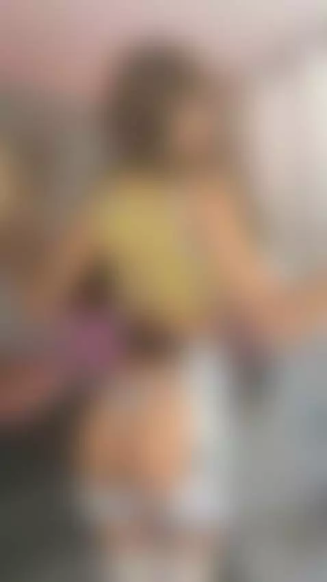 Que calooor 🥵💦 by elissecinnamon